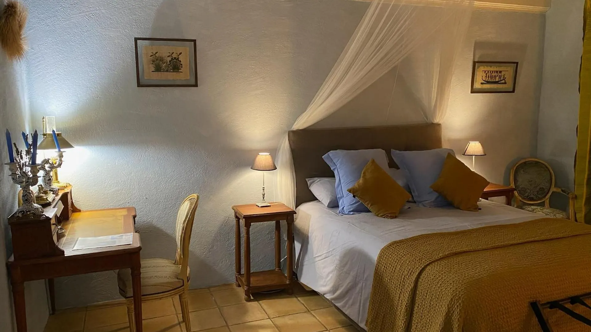 Couette-café Bed and Breakfast Manoir du Bouyssou à Cintegabelle France