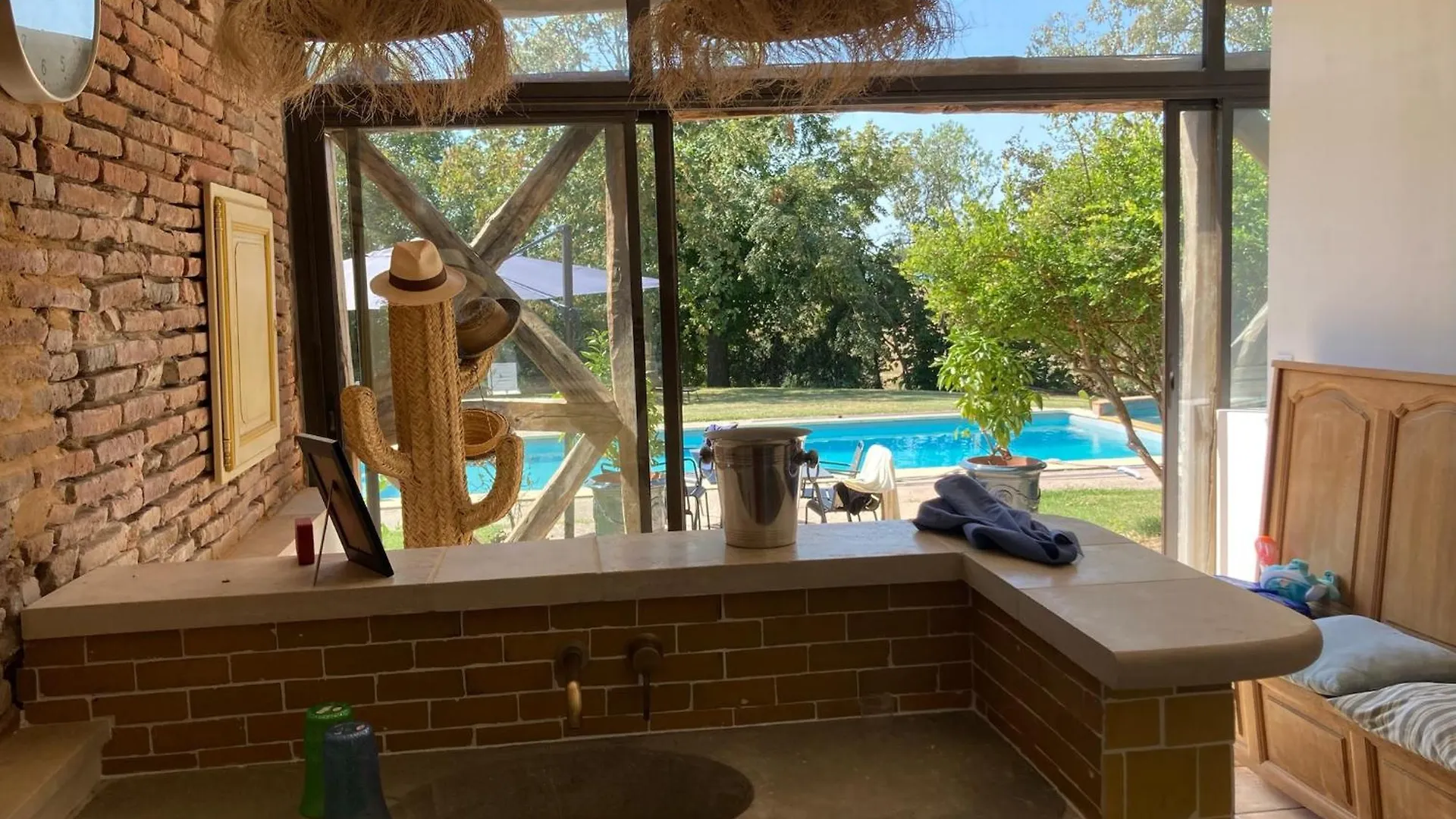 Manoir Du Bouyssou Bed & Breakfast Cintegabelle