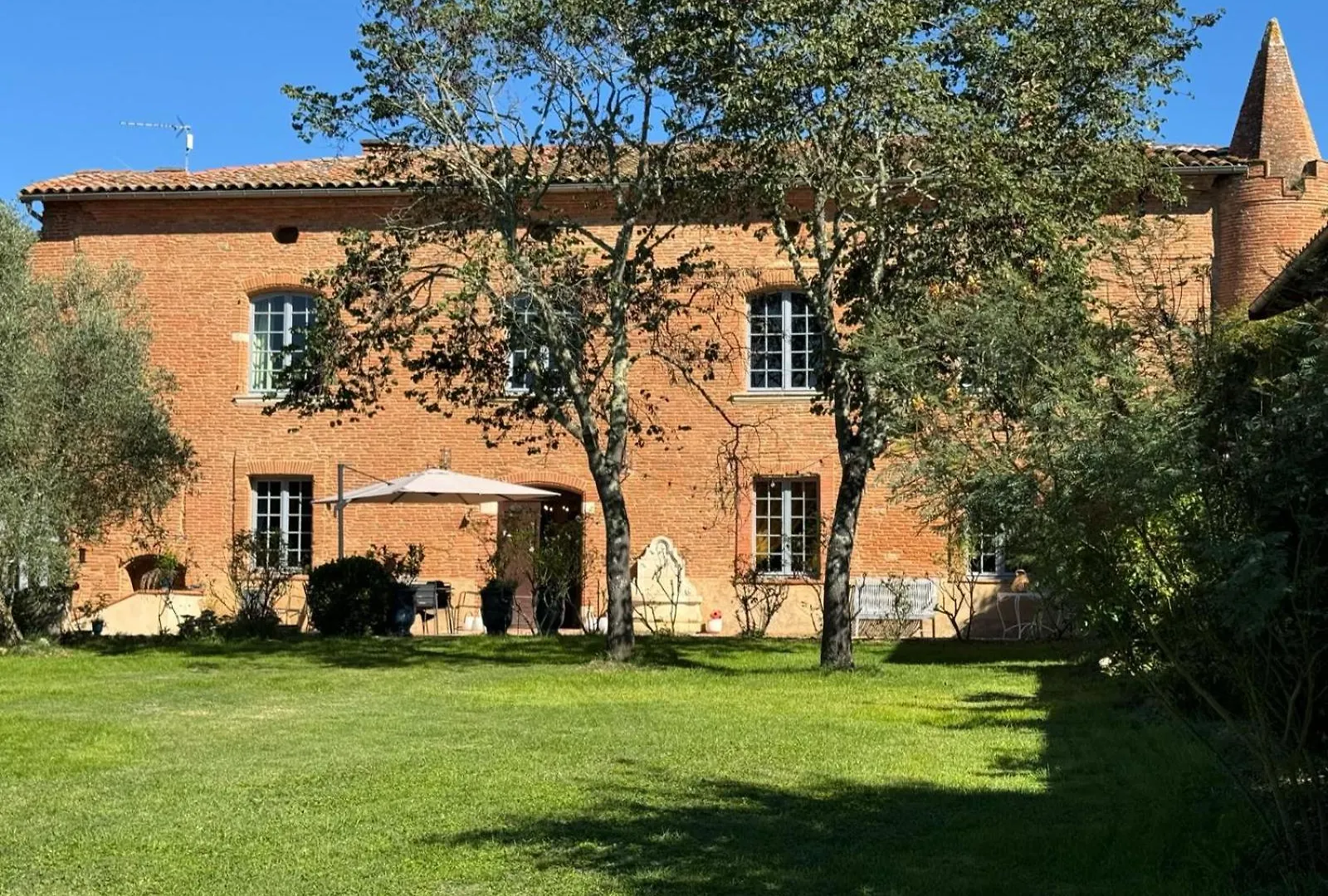 Manoir Du Bouyssou Bed & Breakfast Cintegabelle